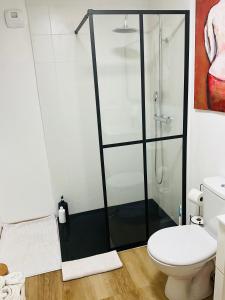 B&B / Chambres d'hotes Hote Labyrinthe lit 180 cm salle de bain, petit dej compris : photos des chambres