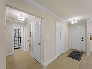 Waterfront Villa Close To Downtown And Harbor