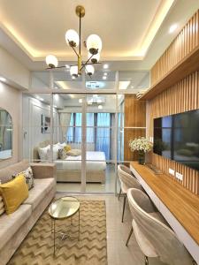 Franchelle Bliss - Shore 2 Residences Tower 1