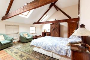 Unique Apartment with Parking - Malone