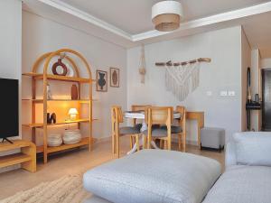 Luxury 3BR Retreat I Sunny Views