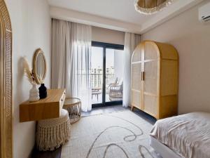 Luxury 3BR Retreat I Sunny Views