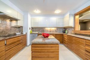 Artistic penthouse with amazing JBR Beach and sea view