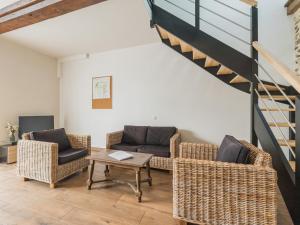 Maison de Campagne au Calme avec Terrasse, 3 Chambres - FR-1-306-1300