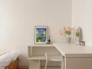 Gangnam 23, 3 minutes walk from Sinnonhyeon Station, airport bus, 1st floor, emotional accommodation, sleeps 5, Netflix, WiFi