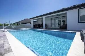 Luxury 4BR Entertainment house with Heated Pool - 马特里查
