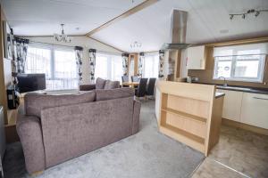 Beautiful Lodge At Manor Park Nearby Hunstanton Beach Ref 23021C