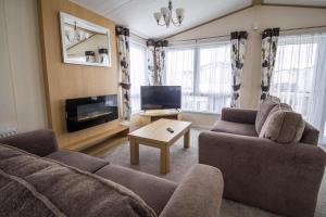Beautiful Lodge At Manor Park Nearby Hunstanton Beach Ref 23021C