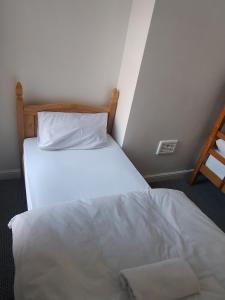 3BR Home Near Alexandra Park and City Free Parking