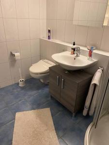 Doppelzimmer mit separatem Dusche und WC