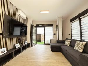 Flower Deluxe Bajo con Jardin 6083 - 4hvězdičkové hotely ve městě Noja