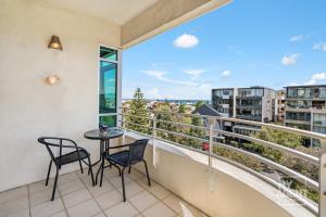 Bright Light Filled 1 Bedroom Apartment