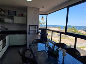 Ap Vista Mar 16 Minutos Beto Carrero Home Office