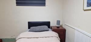 Room near East Midland Airport 8