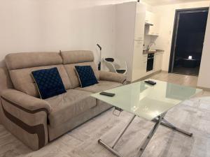 Appartements Appart-hotel61 OFFRE D-OUVERTURE Au pied de tous commerces & commodites ainsi que marche mercredi & samedi : photos des chambres
