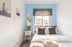 Camden 3-Bed Sleeps 6 1 Min to Tube & Parking