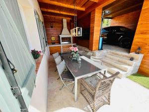 Magnifique villa 8 personnes piscine plage 15 min a pied