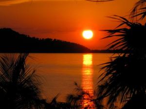 cayos Cochinos beach house