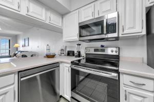 Emerald Towers 302 Beach Front Resort