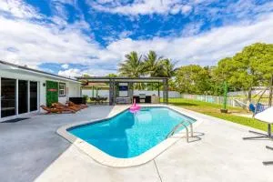 Hard Rock Paradise - Andover Lakes Estates