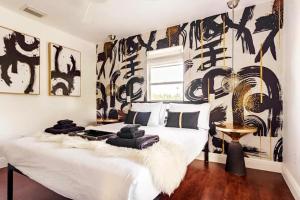 웨스트 팜비치 (FL) 4BD 2BA - Black&White ArtBNB - Antique Row WPB 4성급 숙소 스위트룸