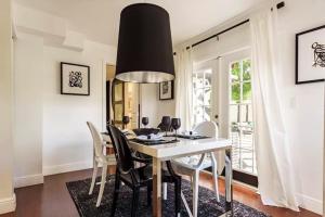 웨스트 팜비치 (FL) 4BD 2BA - Black&White ArtBNB - Antique Row WPB 4성급 숙소 로비