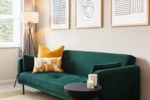 Modern 2-Bedroom Apartments with Free Parking in Leamington Spa - 利明顿温泉