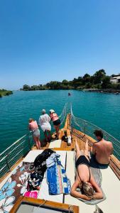 Apollon boat and yacht Tour