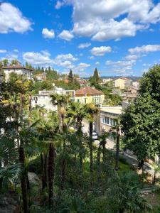 Luna - beach & city center