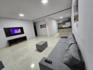 Casa 3 quartos, suíte, churrasqueira e garagem - ترينيداد