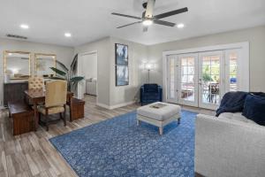 Royal Modern -Stylish Home with Casita and Grille