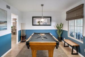 Blue Agave Home - Chic & Stylish with Pool Putt & Games
