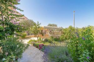 Apartments with parking space Biograd na Moru, Biograd - 23766