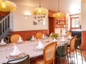 Maisons de vacances Charmante maison berrichonne avec terrasse et WIFI proche Chateauroux - FR-1-591-710 : photos des chambres