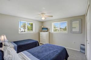 Close To Beach! 3 Bedroom 2 Bath