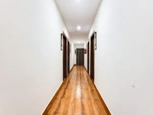 Townhouse Royal Inn - Nunmāti