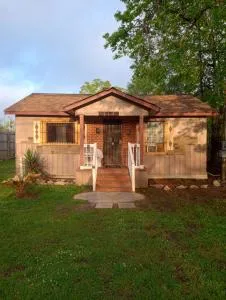 Kitchenette Studio 1 - Saraland