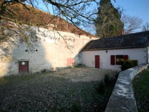 Maisons de vacances Charmant gite au chateau renove, parc prive, 2 chambres, proche Nevers et circuit Magny Court - FR-1-489-163 : photos des chambres