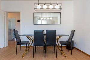 KAYA Zurich Apartment 4B - Downtown 2BR Deluxe Apt