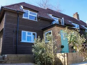 Hyrst Rise - West Hoathley