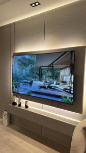 Studio 119 is self-accessible