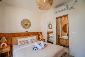 Sunrise Oasis - 2BR Villa in Kerobokan