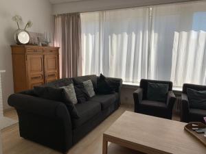 Une belle étage à Stockel with charming patio