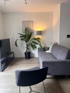 Beautiful bright renovated 2BR with a balcony- sleeps 5 - Brooklyn