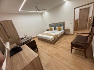 Hotel The Royal Castel Blue Inn IGI Airport Delhi