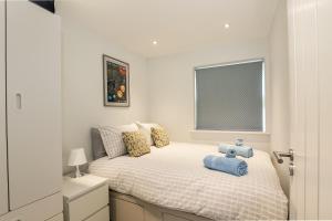 Cosy 3 Bedroom Home Next to Bicester Village!