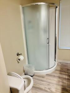 Upper Floor 1 Bedroom Suite with Parking