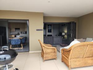 BondMakers Blue Canoe