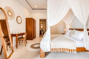 Dion Villas Berawa only 5 Minutes by scooter to Finns beach club