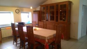 Mansard Apartment Antonovicha 4